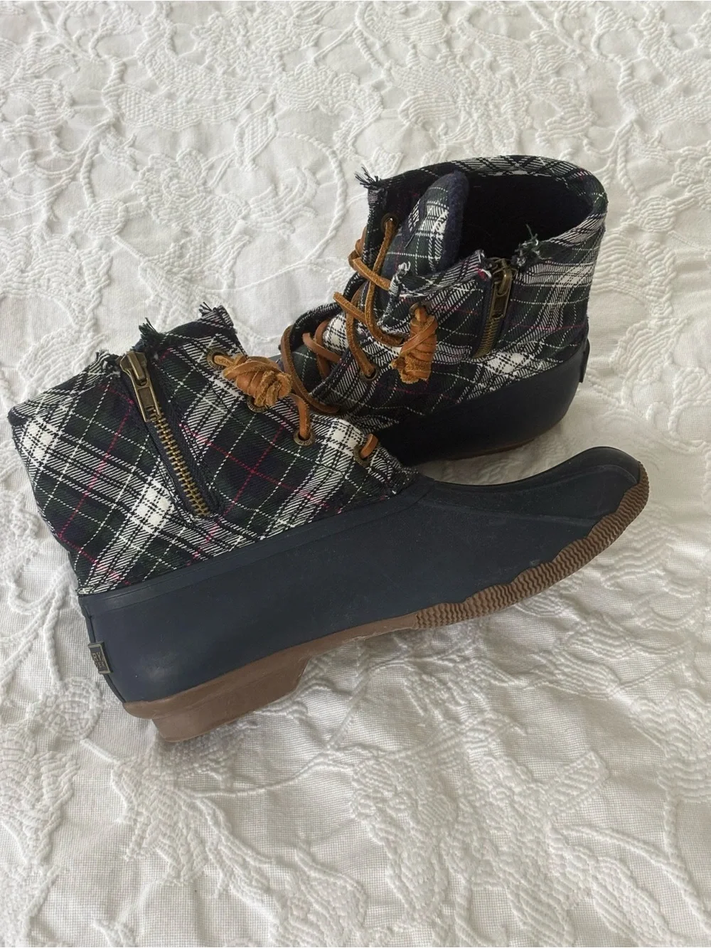 Women’s Sperry Top-Sider Saltwater Plaid Duck Boots in Navy with Brown Laces